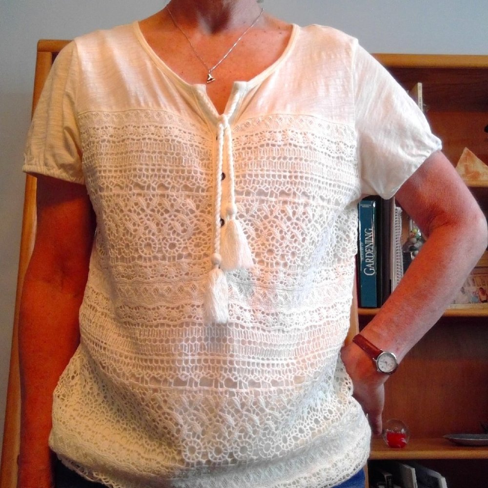 Ruff Hewn Shortsleve Blouse Crochet Tassels Medium Cream